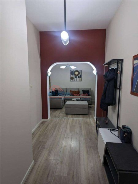 Tirane, jepet me qera apartament 2+1+Ballkon Kati 3, 76 m² 600 € (Bulevardi Bajram Curri)