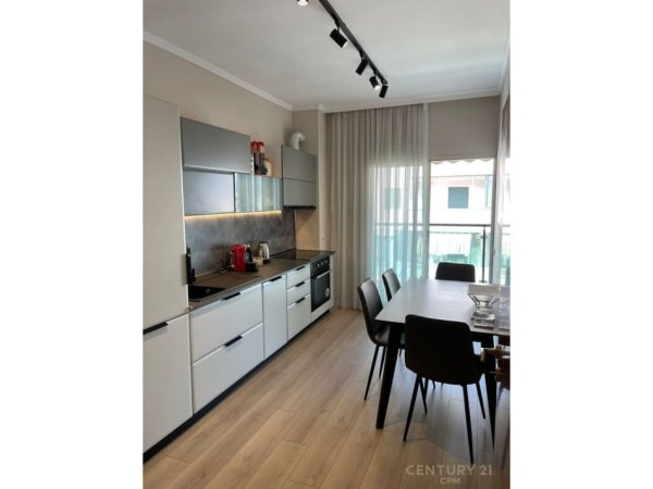 Tirane, jepet me qera apartament 1+1 Kati 11, 67 m² 950 € (Barrikada)
