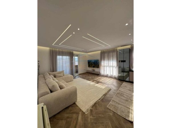 Tirane, shitet apartament 2+1+Ballkon Kati 6, 112 m² 285.000 € (ISH PARKU)