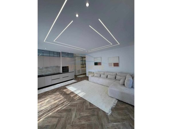 Tirane, shitet apartament 2+1+Ballkon Kati 6, 112 m² 285.000 € (ISH PARKU)