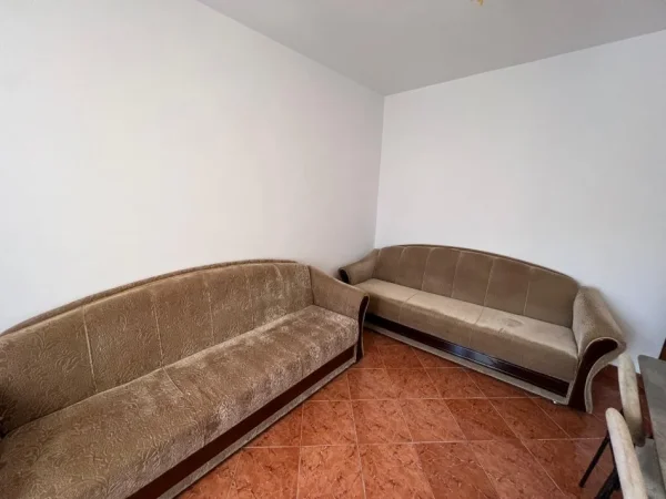 Vlore, shitet apartament 1+1+Ballkon Kati 4, 56 m² 68.000 € (Rruga Mustafa Bello)