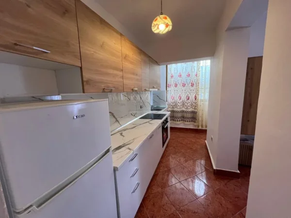 Vlore, shitet apartament 1+1+Ballkon Kati 4, 56 m² 68.000 € (Rruga Mustafa Bello)