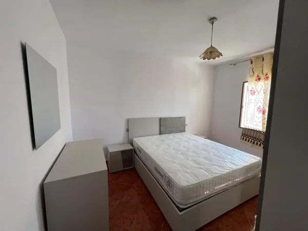 Vlore, shitet apartament 1+1+Ballkon Kati 4, 56 m² 68.000 € (Rruga Mustafa Bello)