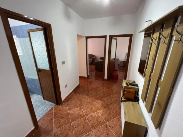 Vlore, shitet apartament 1+1+Ballkon Kati 4, 56 m² 68.000 € (Rruga Mustafa Bello)