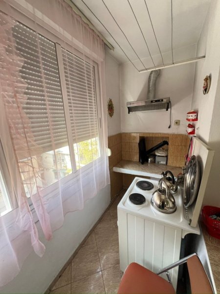 Tirane, jap me qera apartament 1+1+Ballkon Kati 3, 80 m² 500 € (Rruga Margarita Tutulani)