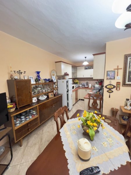 Tirane, jap me qera apartament 1+1+Ballkon Kati 3, 80 m² 500 € (Rruga Margarita Tutulani)