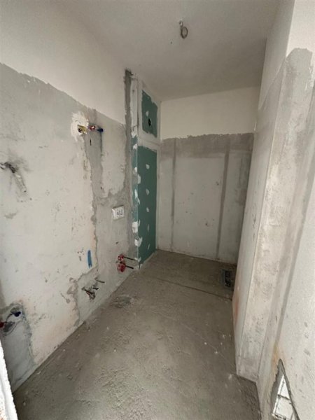 Tirane, shitet apartament 1+1 Kati 4, 66 m² 65.000 € (UNIVERS CITY)