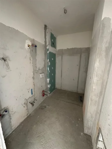 Tirane, shitet apartament 1+1 Kati 4, 66 m² 65.000 € (UNIVERS CITY)