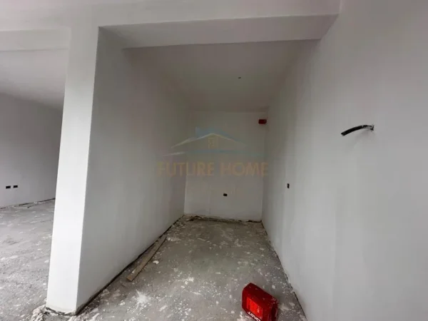 Tirane, shes apartament 2+1+Ballkon Kati 4, 134 m² 215.000 € (RRUGA E ELBASANIT)
