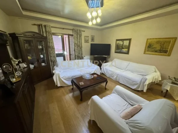 Tirane, shitet apartament 3+1+Aneks+Ballkon Kati 7, 150 m² 240.000 € (Brryli , Marteniteti i Ri)
