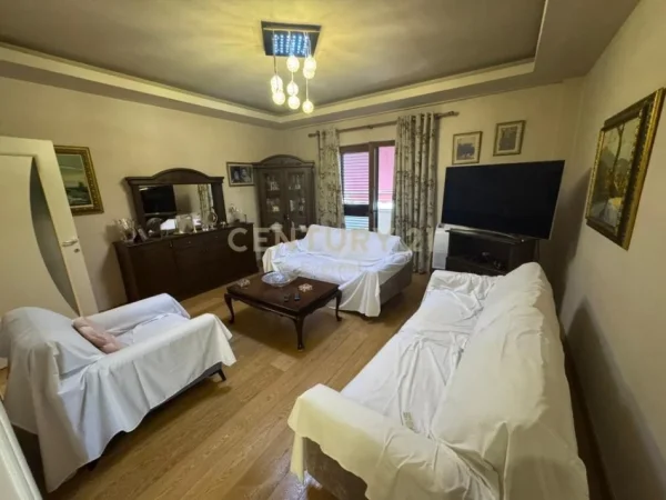 Tirane, shitet apartament 3+1+Aneks+Ballkon Kati 7, 150 m² 240.000 € (Brryli , Marteniteti i Ri)