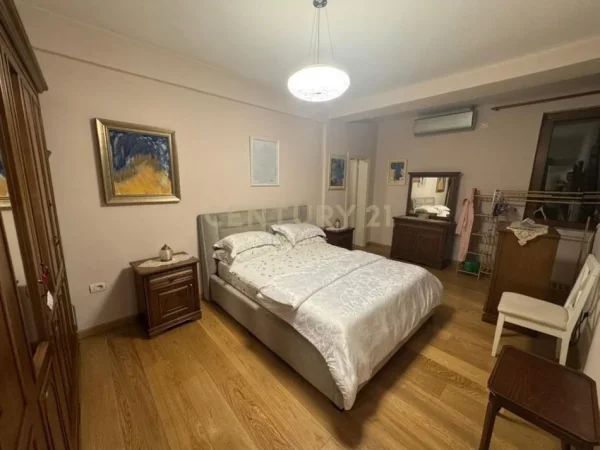 Tirane, shitet apartament 3+1+Aneks+Ballkon Kati 7, 150 m² 240.000 € (Brryli , Marteniteti i Ri)