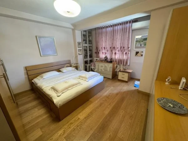 Tirane, shitet apartament 3+1+Aneks+Ballkon Kati 7, 150 m² 240.000 € (Brryli , Marteniteti i Ri)