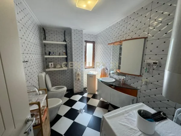 Tirane, shitet apartament 3+1+Aneks+Ballkon Kati 7, 150 m² 240.000 € (Brryli , Marteniteti i Ri)