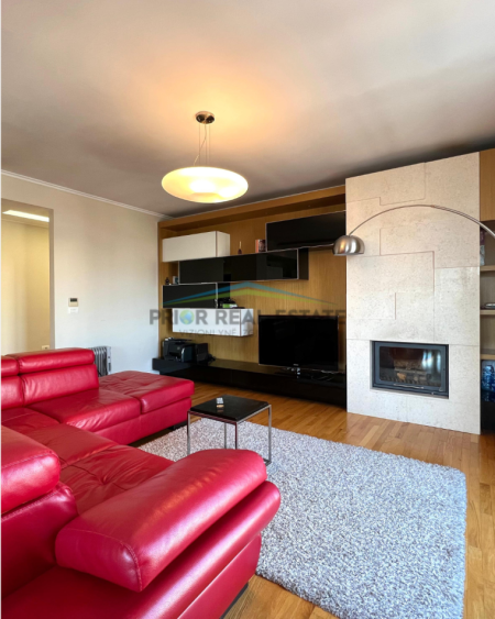 Tirane, jepet me qera apartament 2+1+Ballkon Kati 7, 123 m² 160.000ALL/muaj  (Blloku)
