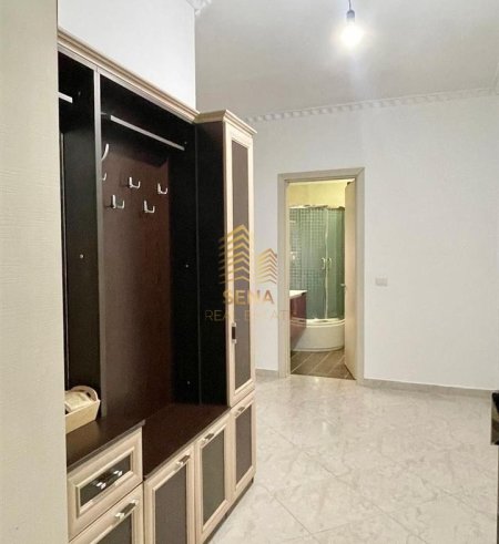 Tirane, jepet me qera apartament 2+1+Ballkon Kati 2, 100 m² 750 € (Prane Restorant Blini)