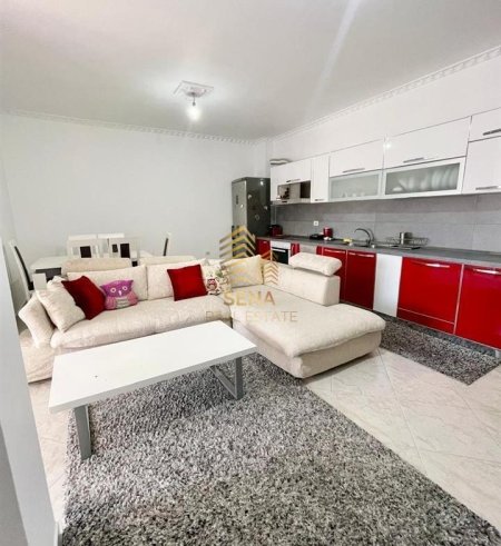 Tirane, jepet me qera apartament 2+1+Ballkon Kati 2, 100 m² 750 € (Prane Restorant Blini)