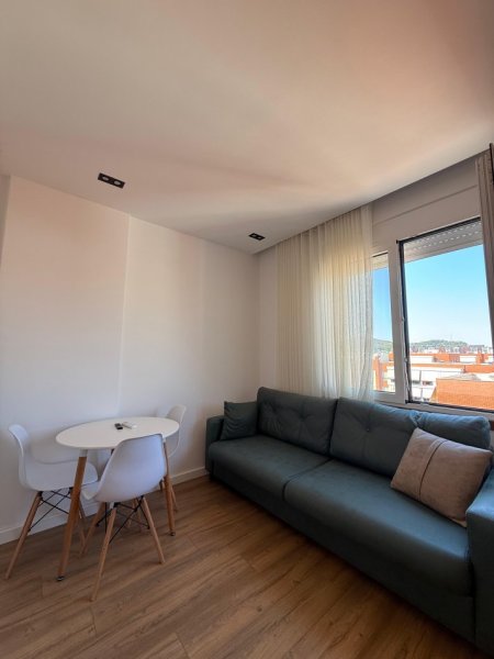 Tirane, jepet me qera apartament 1+1 Kati 9, 60 m² 650 € (Kompleksi Delijorgji)