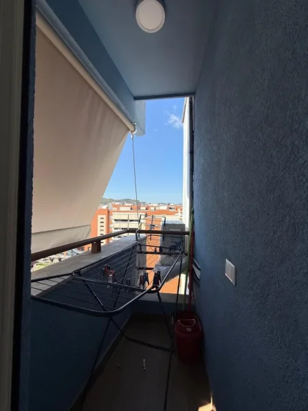 Tirane, jepet me qera apartament 1+1 Kati 9, 60 m² 650 € (Kompleksi Delijorgji)