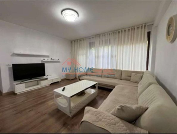 Tirane, jepet me qera apartament 2+1+Ballkon Kati 2, 94 m² (Kopeshti Botanik)