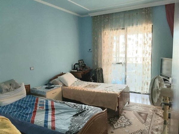 Tirane, jepet me qera apartament 2+1 Kati 4, 110 m² 650 € (KRISTAL CENTER)