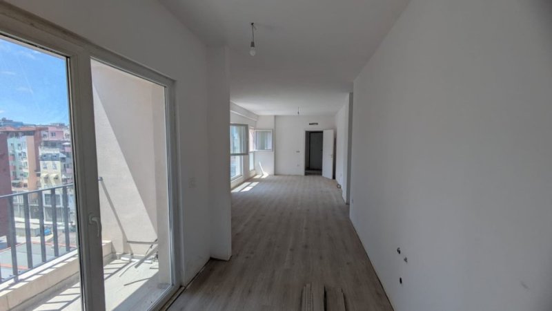 Tirane, shitet apartament 2+1 Kati 6, 177 m² 188.000 € 