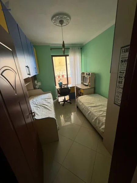 Tirane, jepet me qera apartament 2+1 Kati 7, 110 m² 500 € (Astir)