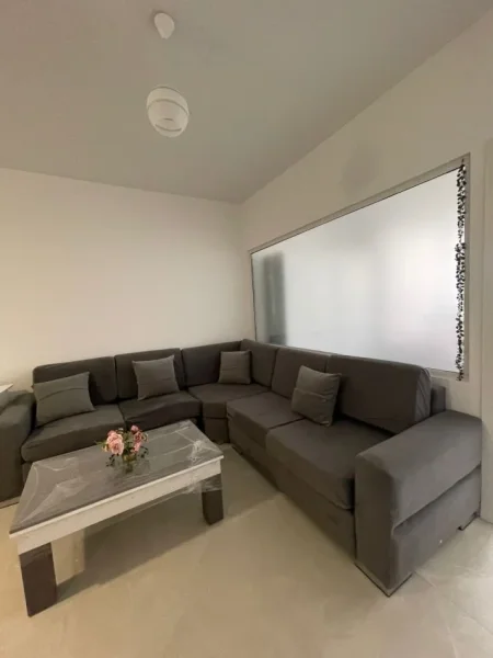 Tirane, jepet me qera apartament 2+1 Kati 6, 86 m² 700 € (Kryqzimi 21 Dhjetorit)