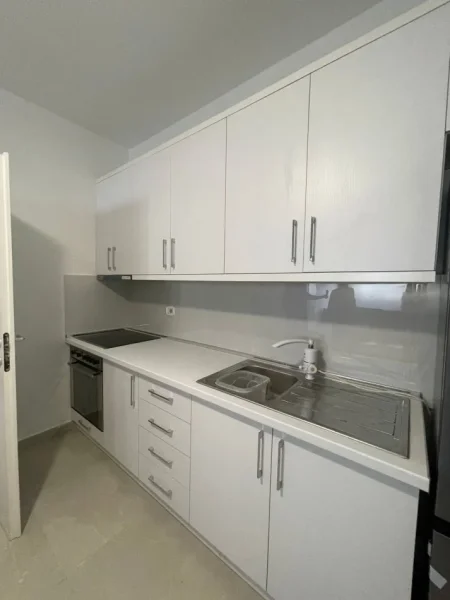 Tirane, jepet me qera apartament 2+1 Kati 6, 86 m² 700 € (Kryqzimi 21 Dhjetorit)