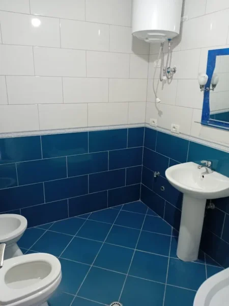 Tirane, jepet me qera apartament 2+1+Ballkon Kati 5, 100 m² 400 € (Astir)