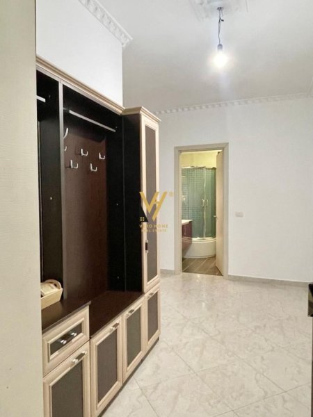 Tirane, jepet me qera apartament 2+1+Ballkon Kati 4, 105 m² 700 € (JORDAN MISJA)