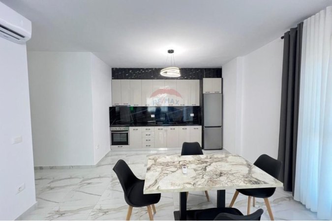 Tirane, jepet me qera apartament 2+1 , 100 m² 750 € (Don Bosko)
