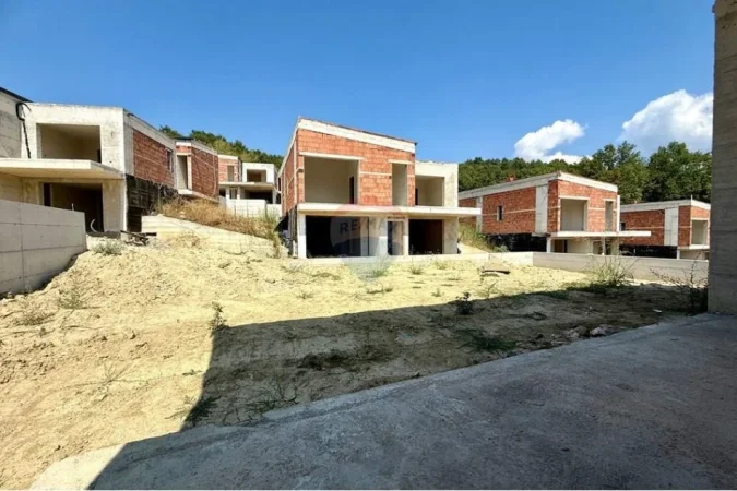 Vile individuale ne shitje, pjese e nje rezidence te re prane TEG! (498'000 Euro)
