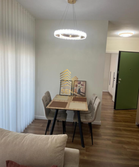 Tirane, jepet me qera apartament 1+1+Ballkon Kati 6, 65 m² 650 € (Rruga Qemal Stafa)