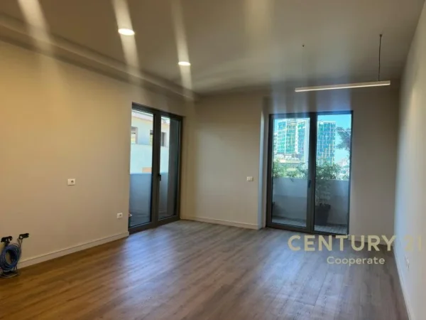 Tirane, jepet me qera zyre Kati 10, 113 m² 2.500 € (Lion Park Residence)