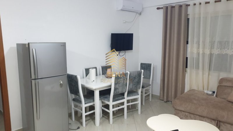 Tirane, jepet me qera apartament 2+1+Ballkon , 98 m² 450 € (Rruga Muhamed Deliu)
