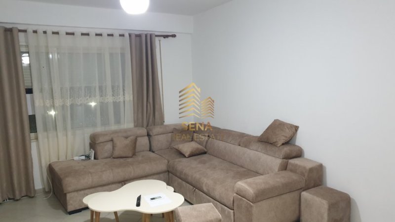 Tirane, jepet me qera apartament 2+1+Ballkon , 98 m² 450 € (Rruga Muhamed Deliu)