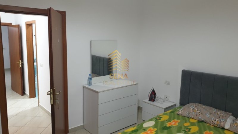 Tirane, jepet me qera apartament 2+1+Ballkon , 98 m² 450 € (Rruga Muhamed Deliu)