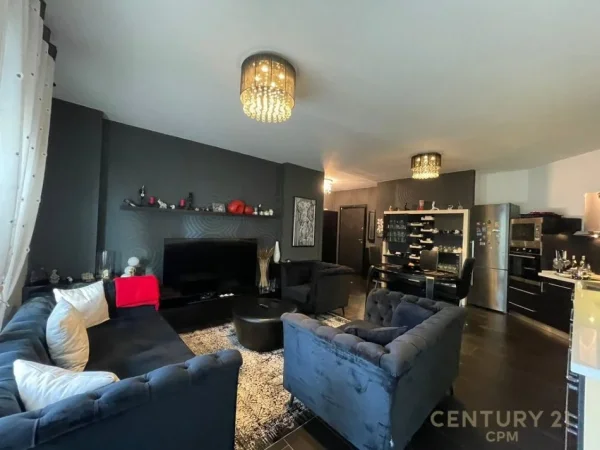 Tirane, jepet me qera apartament 2+1 Kati 8, 122 m² 1.800 € (Libri Universitar)