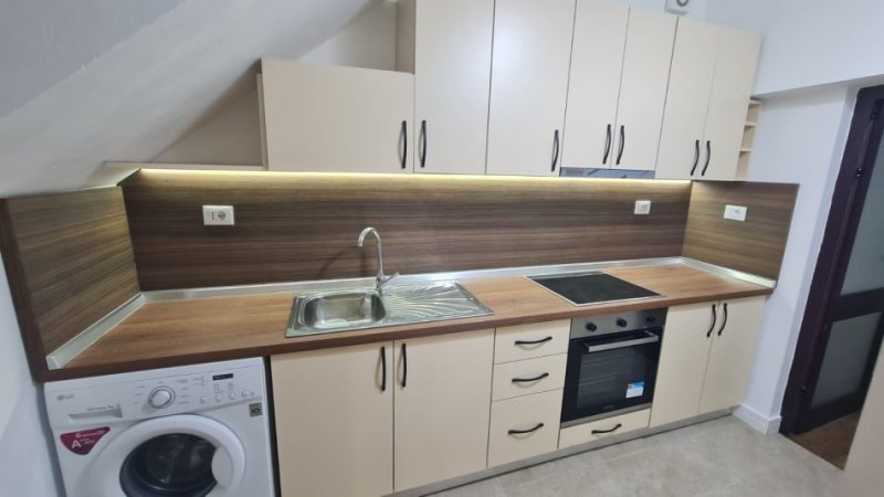 Tirane, jepet me qera shtepi 2+1 Kati 2, 80 m² 700 € (Mine Peza prane Komisariatit)