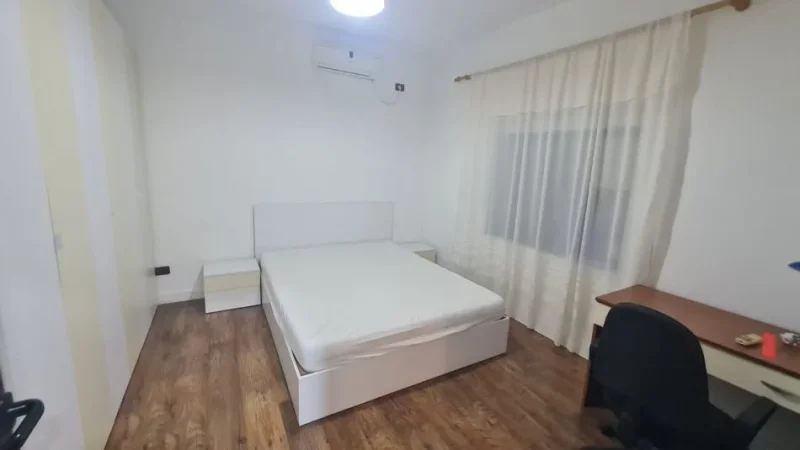 Tirane, jepet me qera shtepi 2+1 Kati 2, 80 m² 700 € (Mine Peza prane Komisariatit)