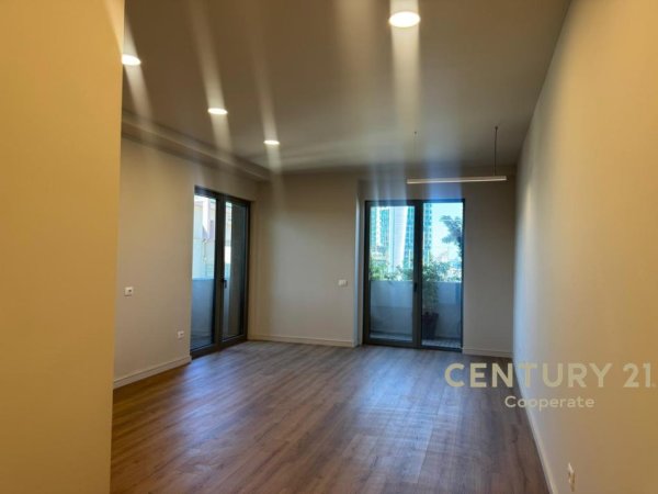 Tirane, jepet me qera zyre Kati 10, 113 m² 2.500 € (Liqeni , Lion Park Residence)
