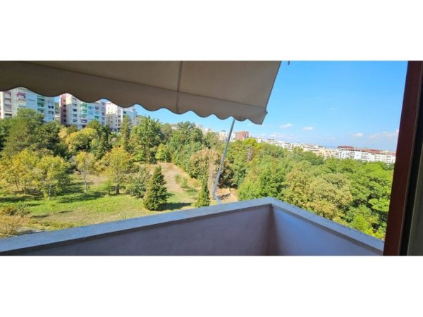 Tirane, jepet me qera apartament 2+1+Ballkon Kati 5, 120 m² 750 € (Kopshti botanik)