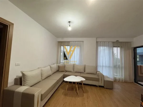 Tirane, shitet apartament 3+1+Ballkon Kati 1, 133 m² 213.000 € (5 MAJI)