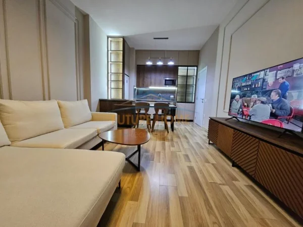 Tirane, jepet me qera apartament 1+1 Kati 3, 58 m² 700 € (prane Square 21.)
