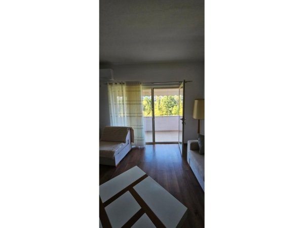 Tirane, jepet me qera apartament 2+1+Ballkon Kati 5, 120 m² 750 € (Kopshti botanik)