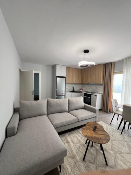 Tirane, shes apartament 2+1+Ballkon Kati 3, 94 m² 135.000 € (RRUGA E DAJTIT)