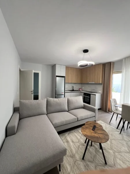 Tirane, shes apartament 2+1+Ballkon Kati 3, 94 m² 135.000 € (RRUGA E DAJTIT)