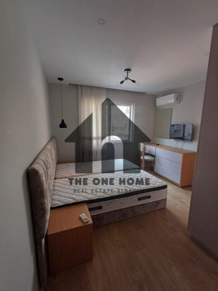 Tirane, jepet me qera apartament 1+1+Ballkon Kati 4, 65 m² 520 € (Myslym Shyre)