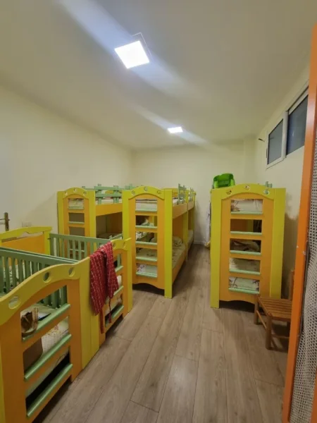 Tirane, jepet me qera apartament Kati 2, 180 m² (Blloku)